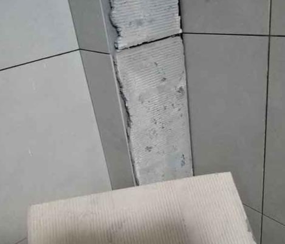 旌阳瓷砖空鼓维修公司分享下厨房瓷砖脱落的补救措施。